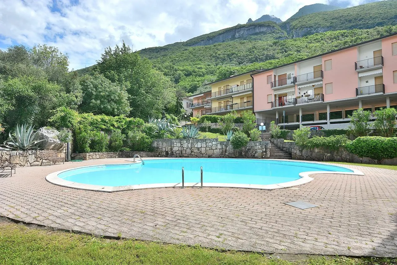 Residenza Candor With Pool Malcesine Apartamento